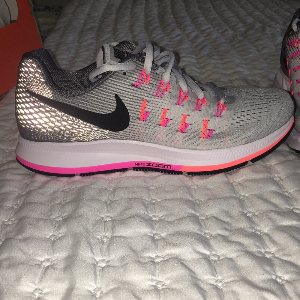 7.5 Nike shoesPink & Nike ZoomPagasus 33 BRAND NEW